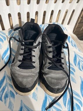 Jordan Men's Sneakers in Gray and Black